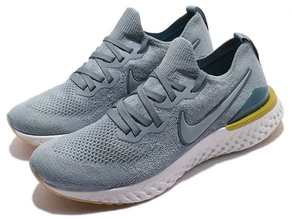 nike epic react flyknit 2 weight