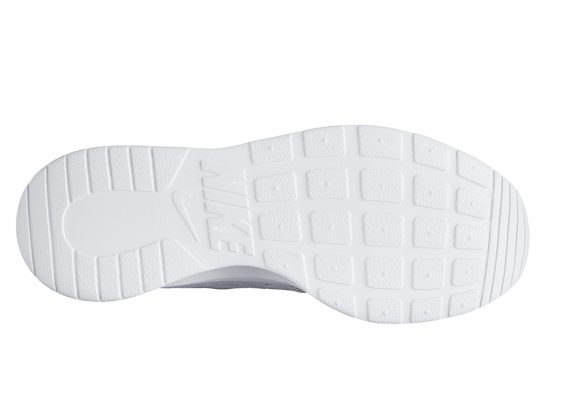 NIKE Men's Tanjun outsole