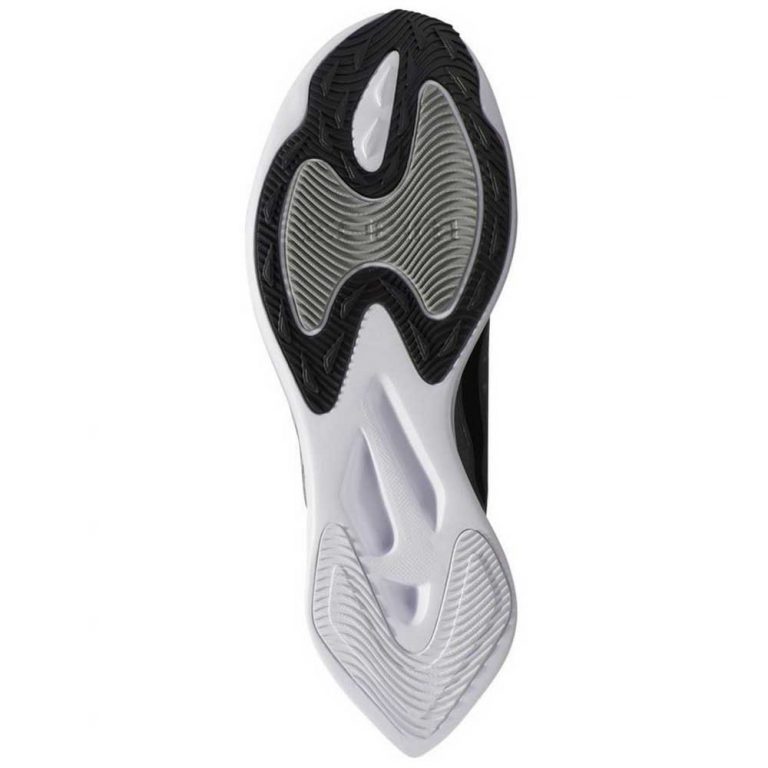zoom gravity running shoe