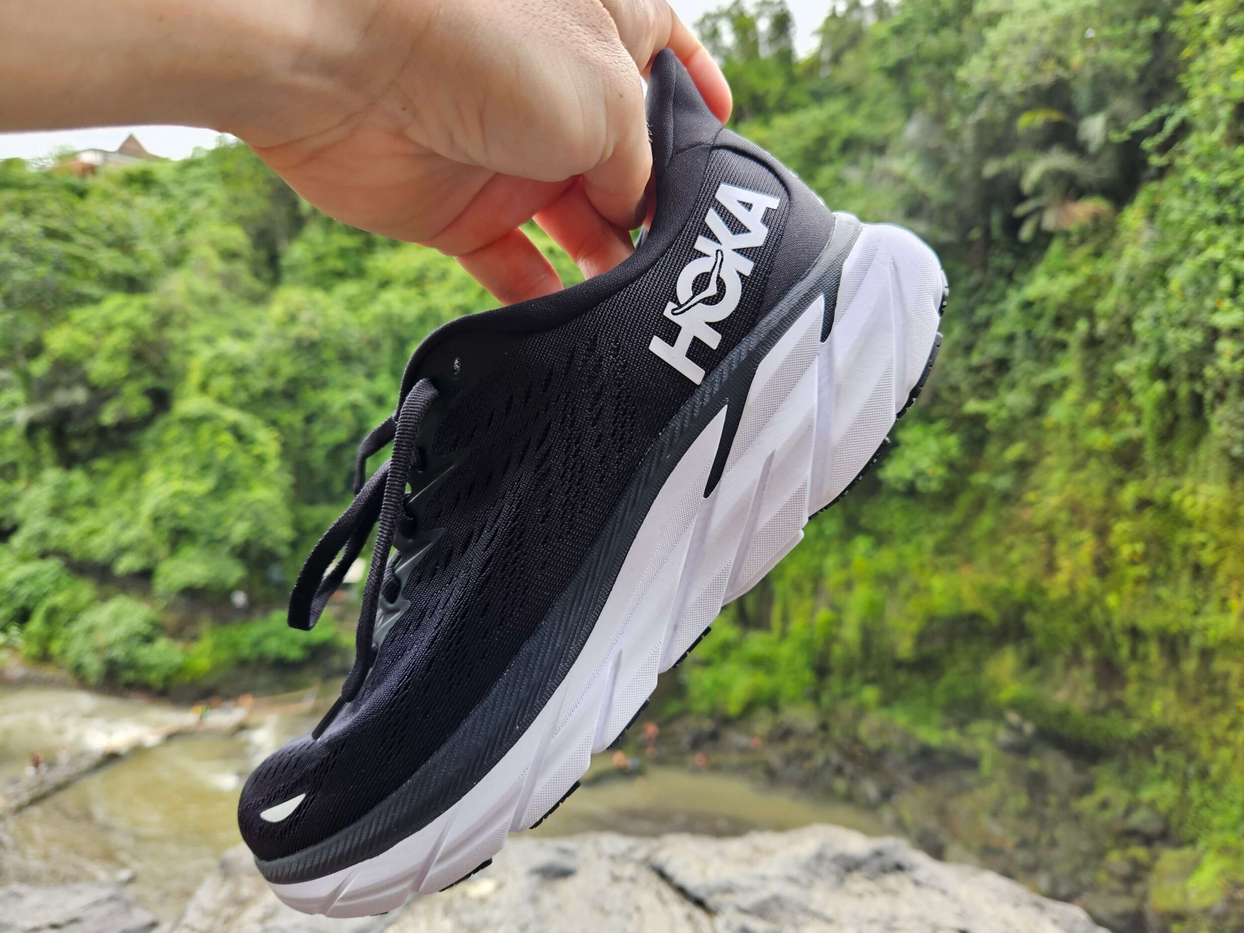 Hoka One One Clifton 8