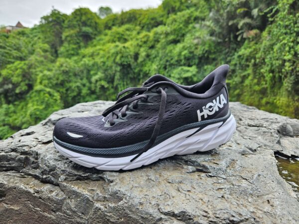Hoka One One Clifton 8