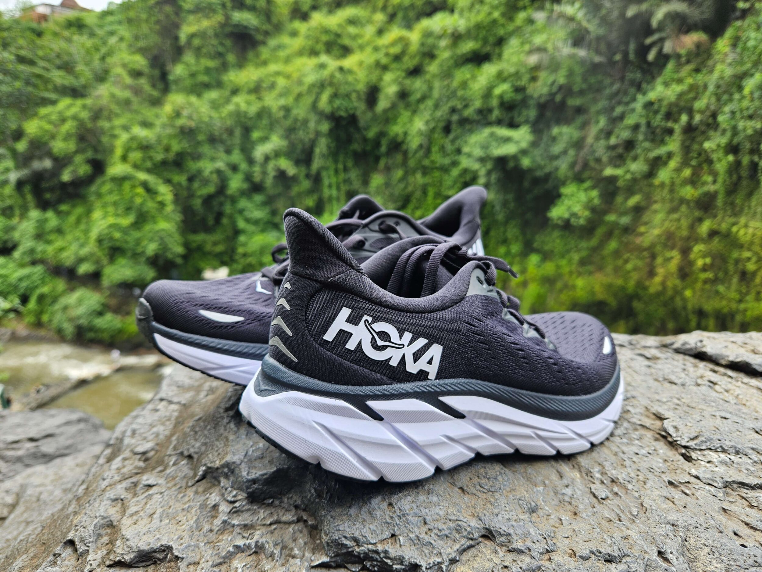 Hoka One One Clifton 8 black