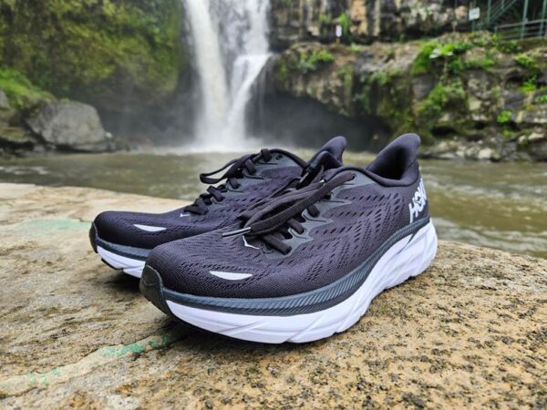 Hoka Clifton 8 women
