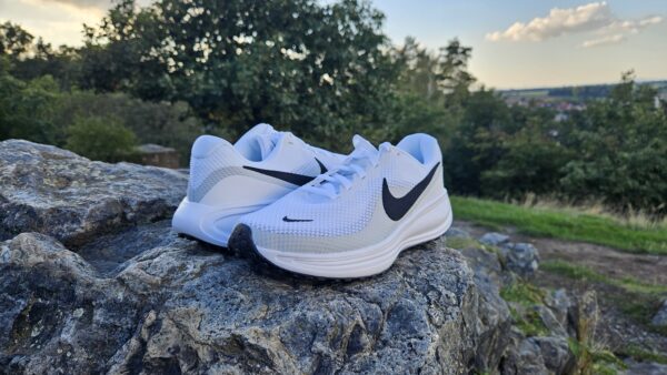 nike revolution 8 review